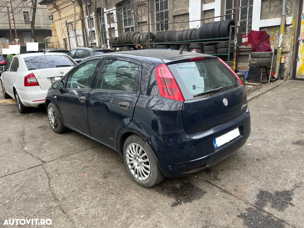 Dezmembrez Fiat Punto 2007 benzina albastru 4 usi - 5