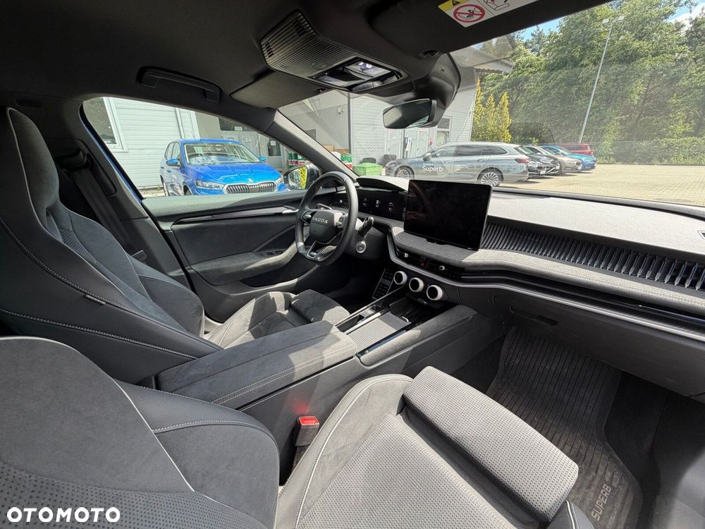 Skoda Superb 2.0 TDI SCR 4x4 Sportline DSG - 11