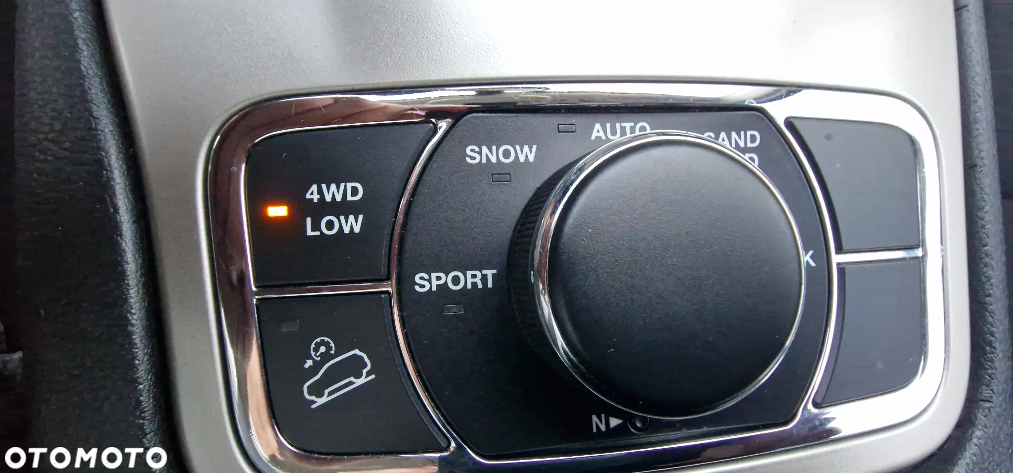 Jeep Grand Cherokee 3.0 CRD Laredo - 14