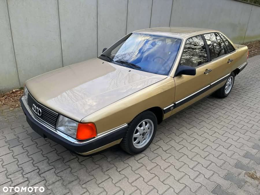 Audi 100 - 1
