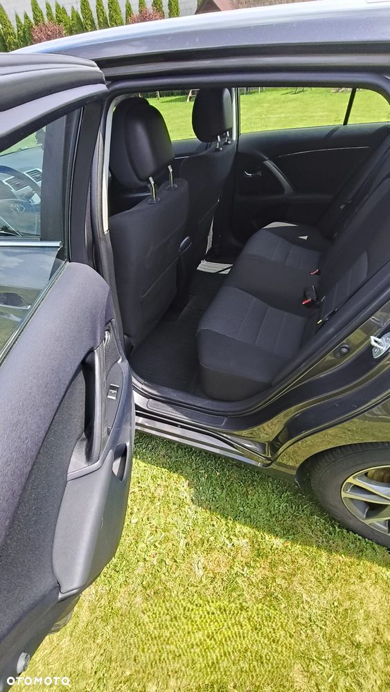 Toyota Avensis - 13