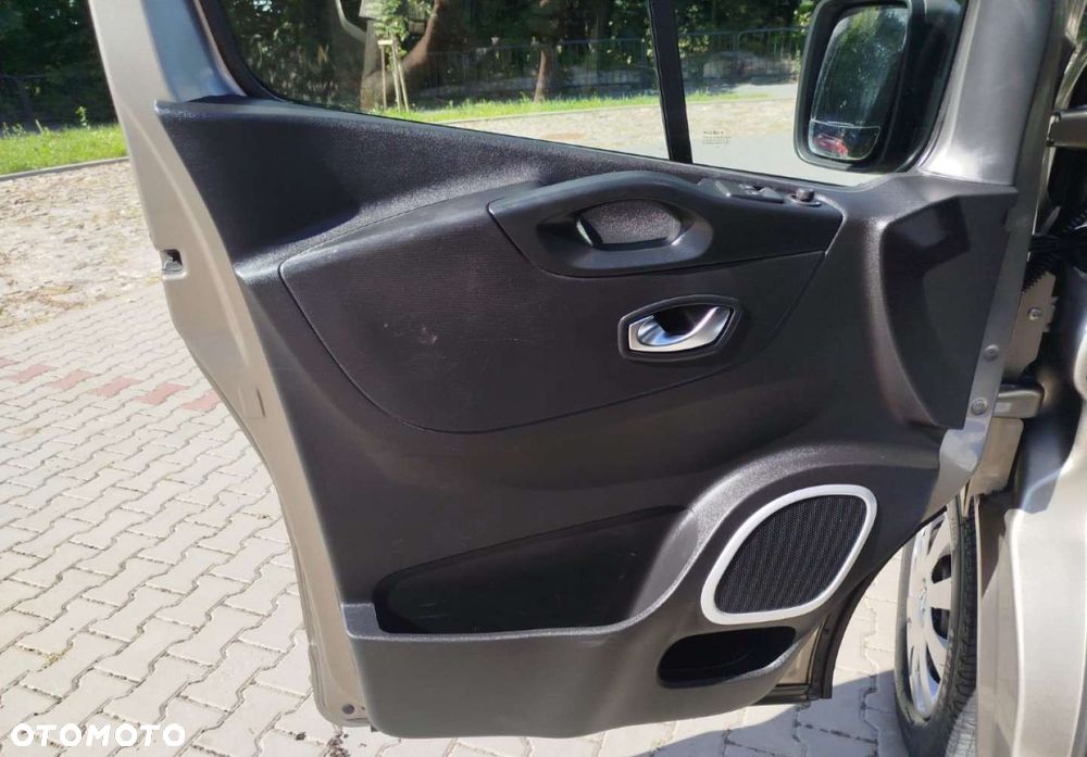 Renault Trafic - 16