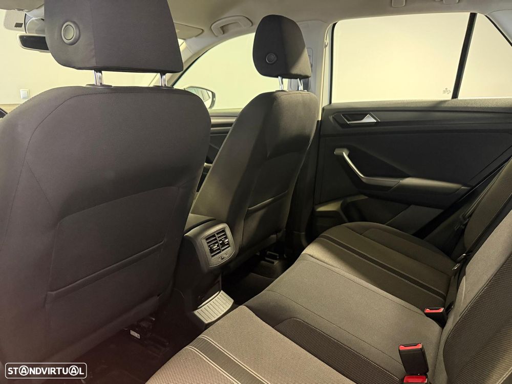 Volkswagen T-Roc 1.5 TSI Style — fotografia 19