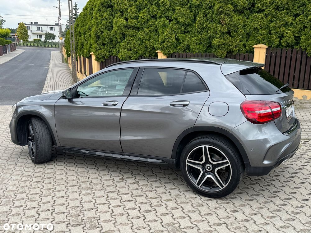 Mercedes-Benz GLA - 9