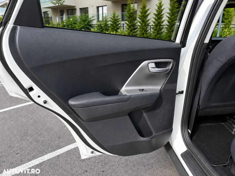 Kia Niro 1.6 GDI HEV 2WD OPF Aut. Edition 7 - 14