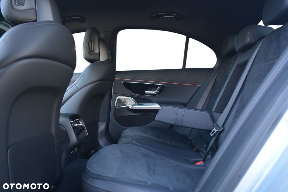 Mercedes-Benz Klasa E 200 mHEV 4-Matic AMG 9G-Tronic - 9