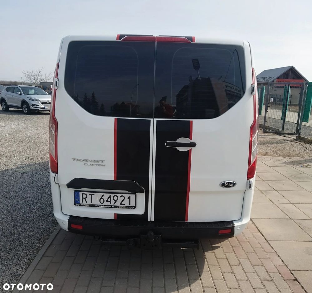 Ford Transit Custom 310 L2H1 Limited - 10