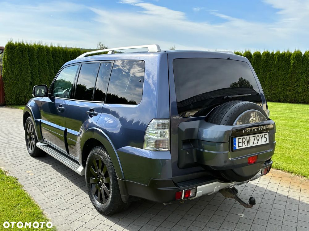 Mitsubishi Pajero - 3