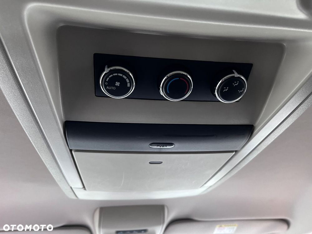 Lancia Voyager 3.6 Platinum - 11