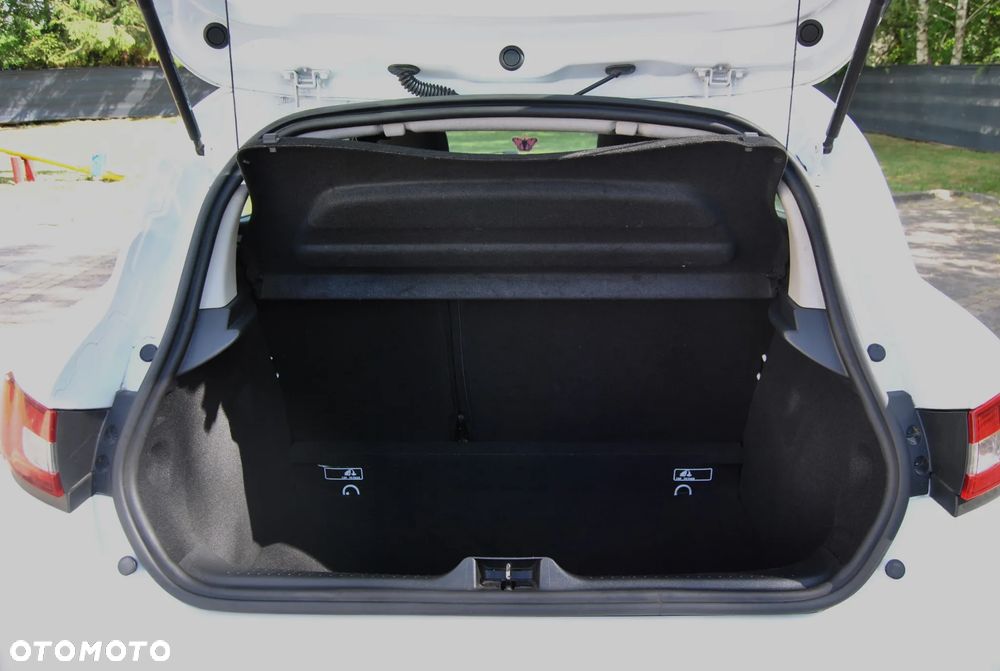 Renault Clio 1.2 16V 75 Life - 12