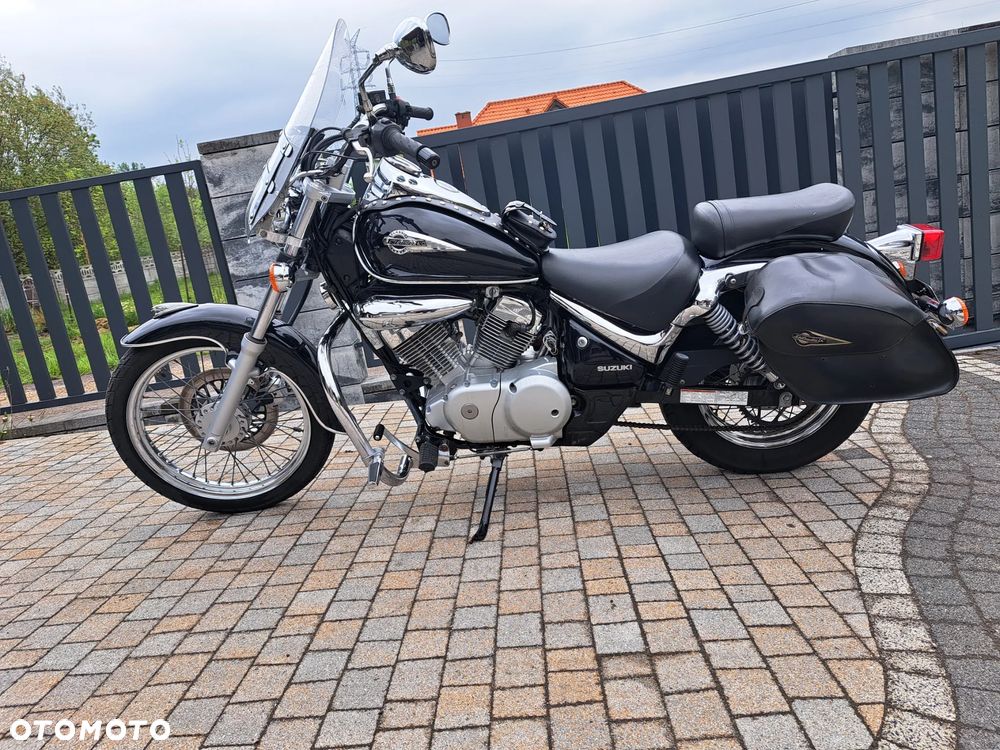 Suzuki Intruder - 6