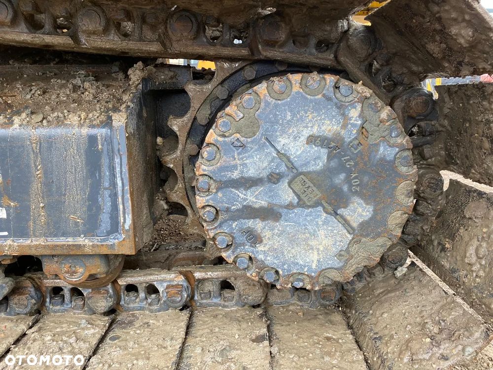 Komatsu PC240LC-10 - 19