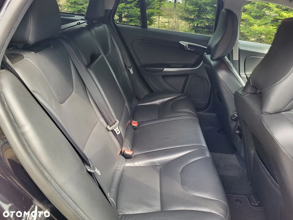 Volvo V60 D5 Geartronic Summum - 16