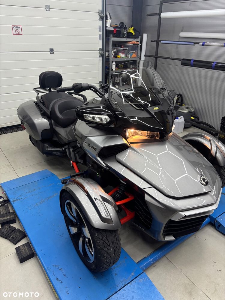 Can-Am Spyder - 1