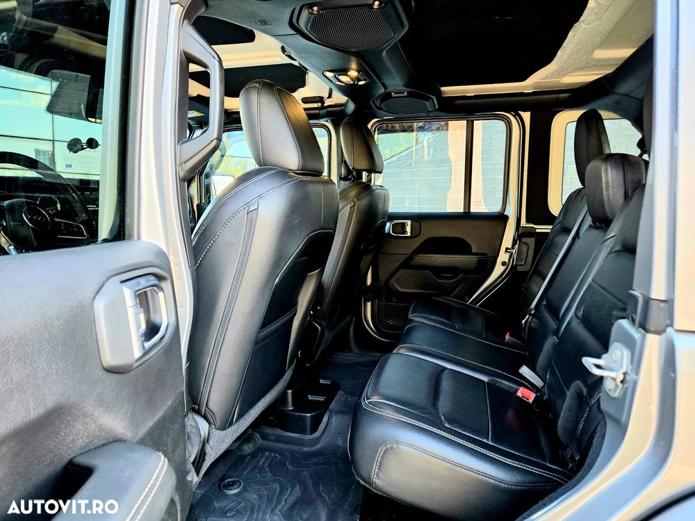 Jeep Wrangler - 10