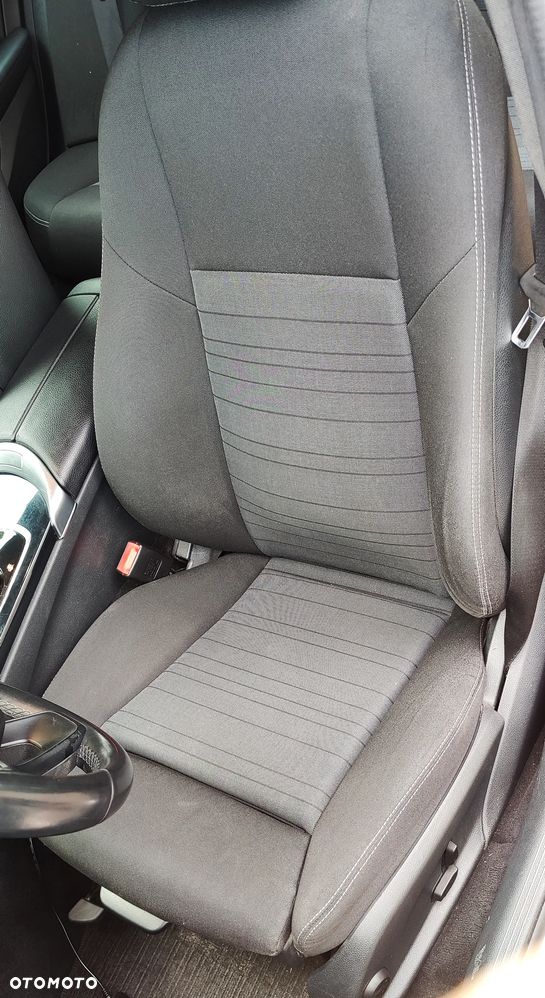 Mercedes-Benz Klasa C 220 CDI BlueEff Avantgarde - 9