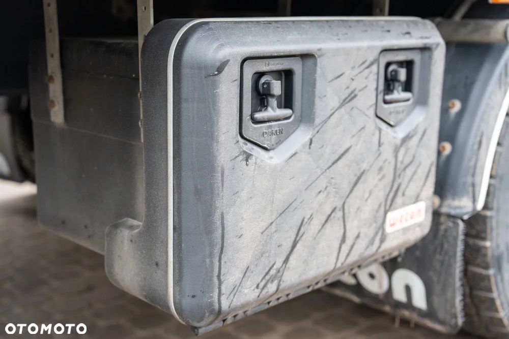 Volvo FL 240 4x2 - 26