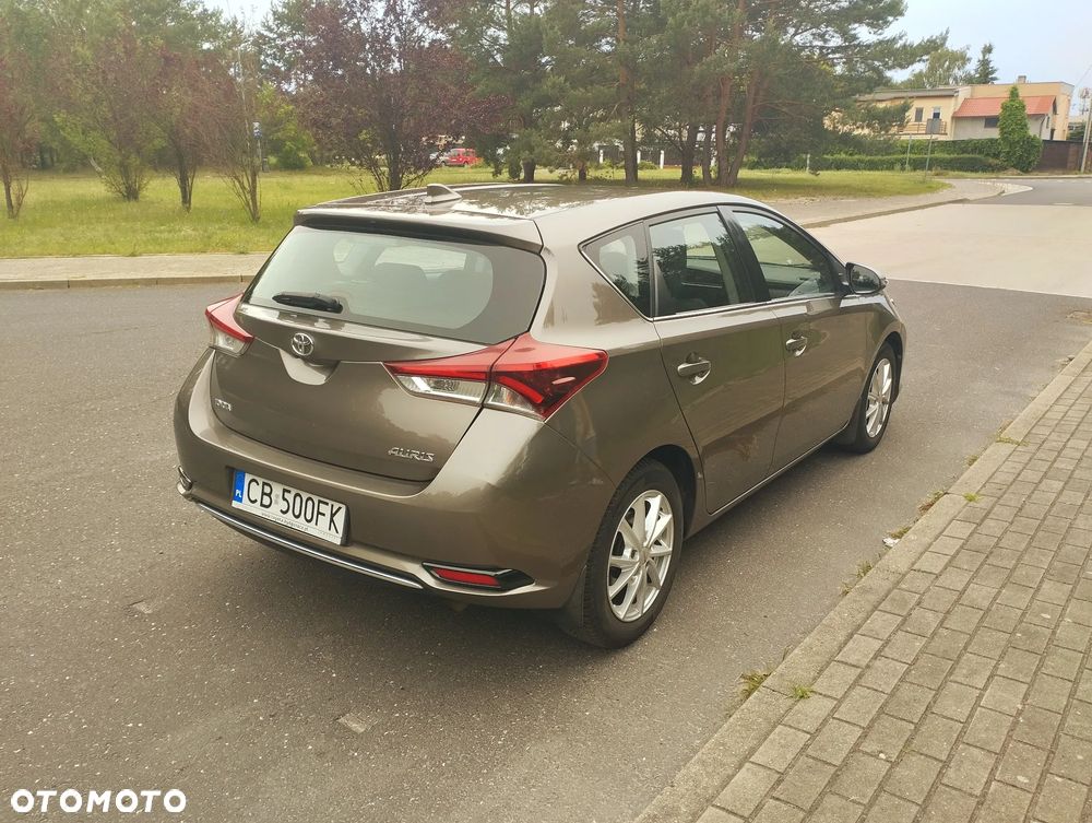 Toyota Auris 1.6 Premium - 5