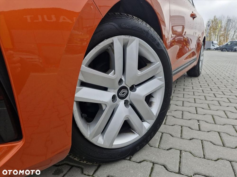 Renault Clio - 25