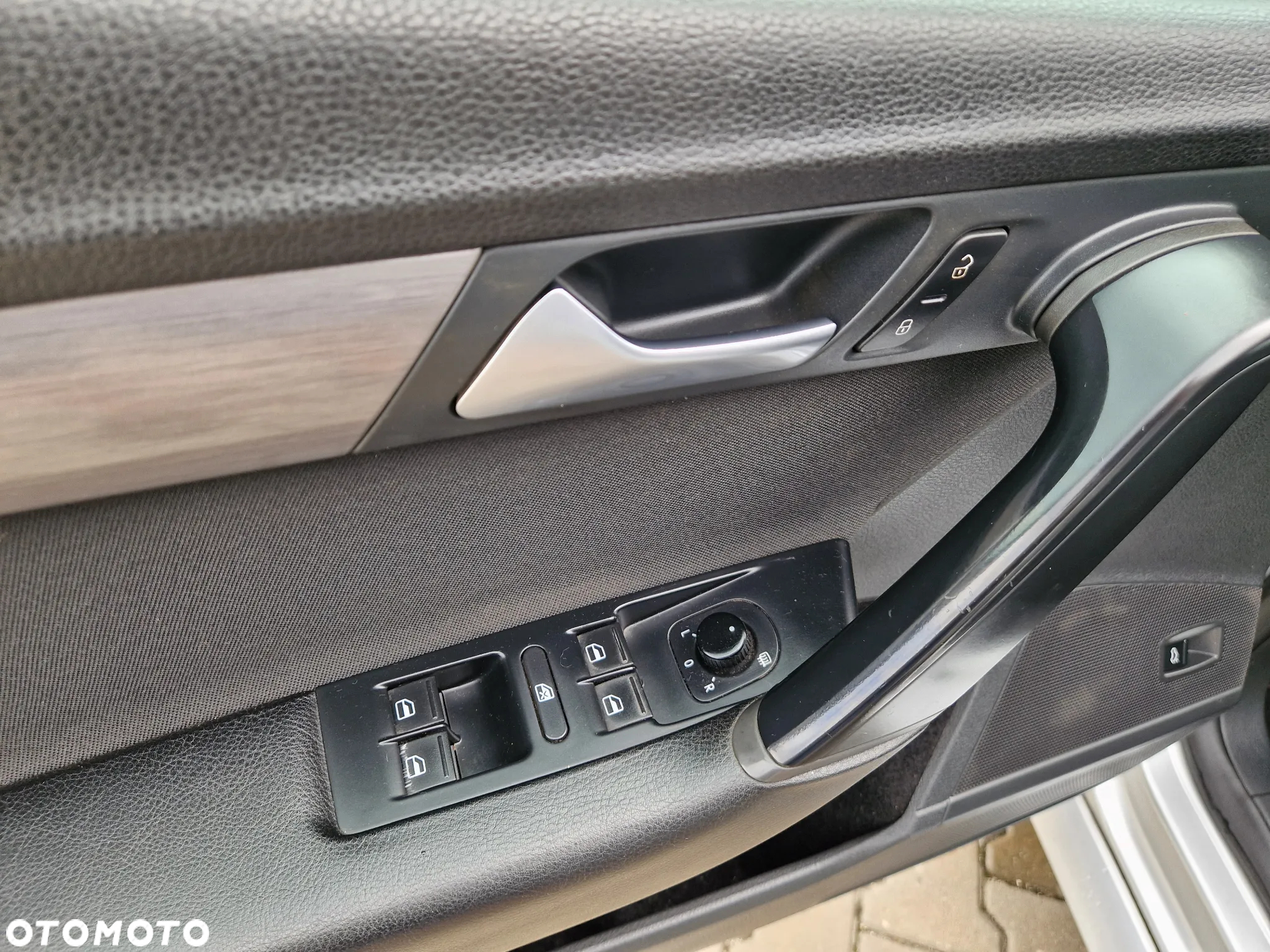 Volkswagen Passat 2.0 TDI Trendline DSG - 15