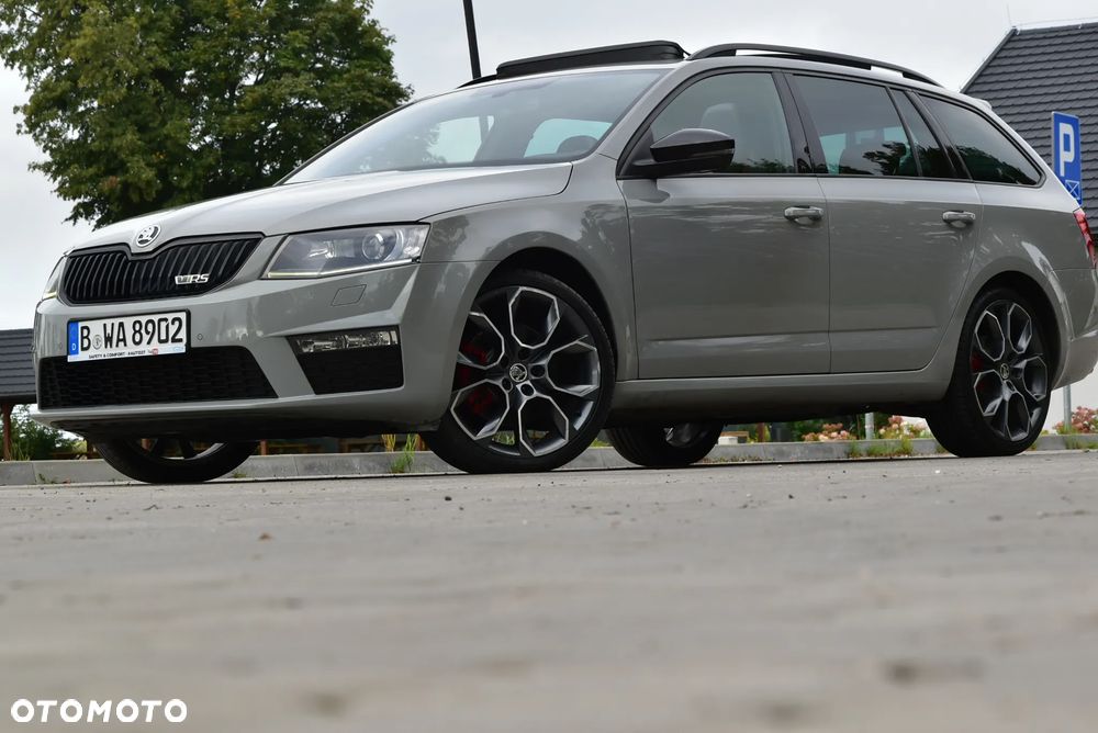 Skoda Octavia 2.0 TDI DSG RS - 35
