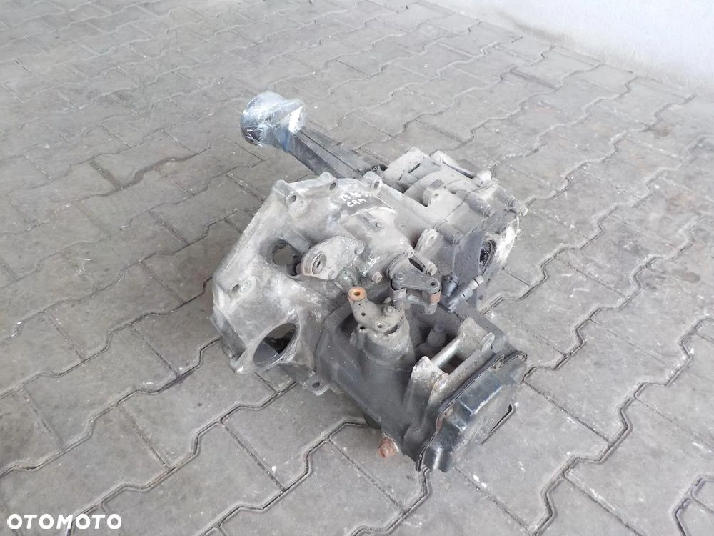VW T4 90-95 1.9 TD 2.4D SKRZYNIA BIEGÓW CRM - 1