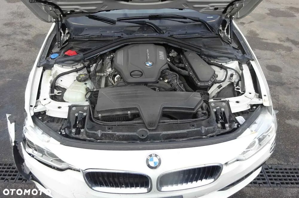 BMW Seria 3 320d Touring xDrive - 5