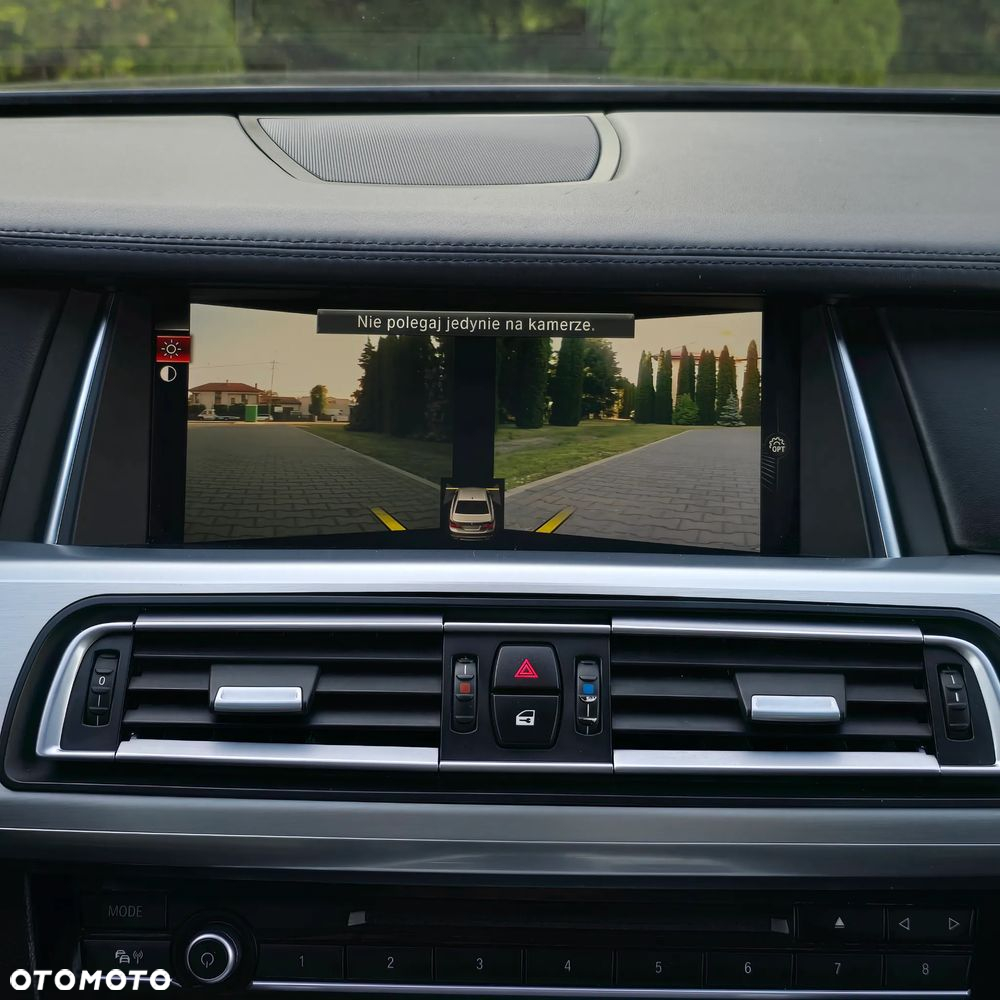 BMW Seria 7 740d xDrive - 33