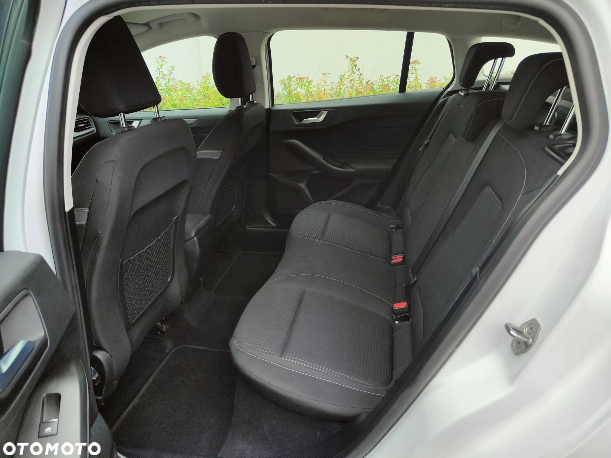 Ford Focus Turnier 1.5 EcoBlue Start-Stopp-System TITANIUM - 14