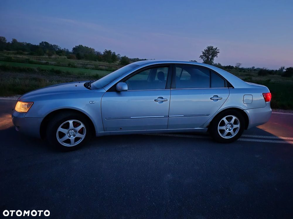 Hyundai Sonata - 9