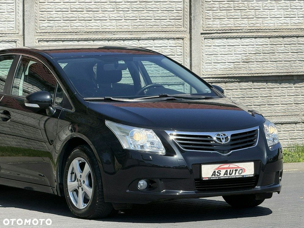 Toyota Avensis 1.8 Sol - 31