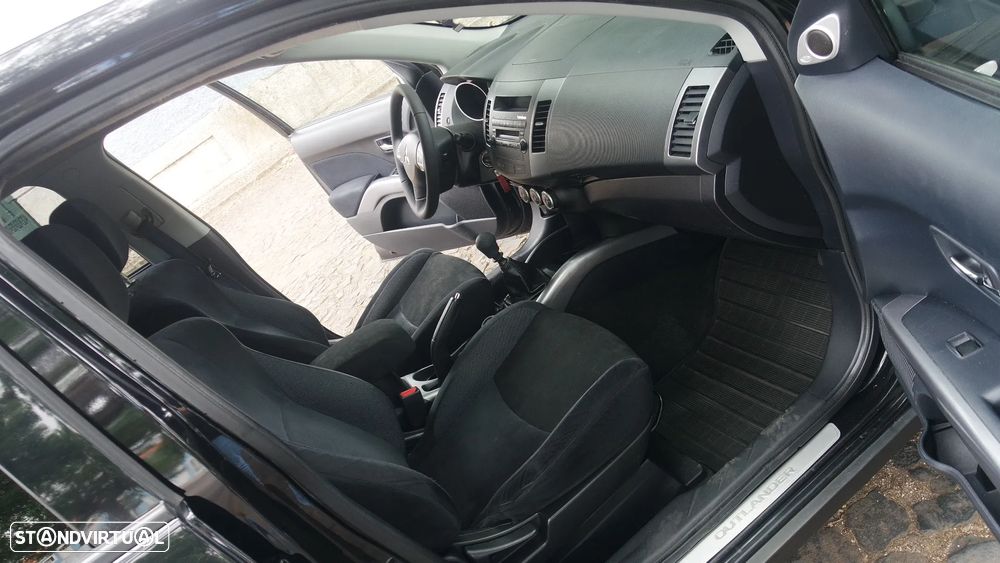 Mitsubishi Outlander 2.0 DI-D Intense 4WD - 40