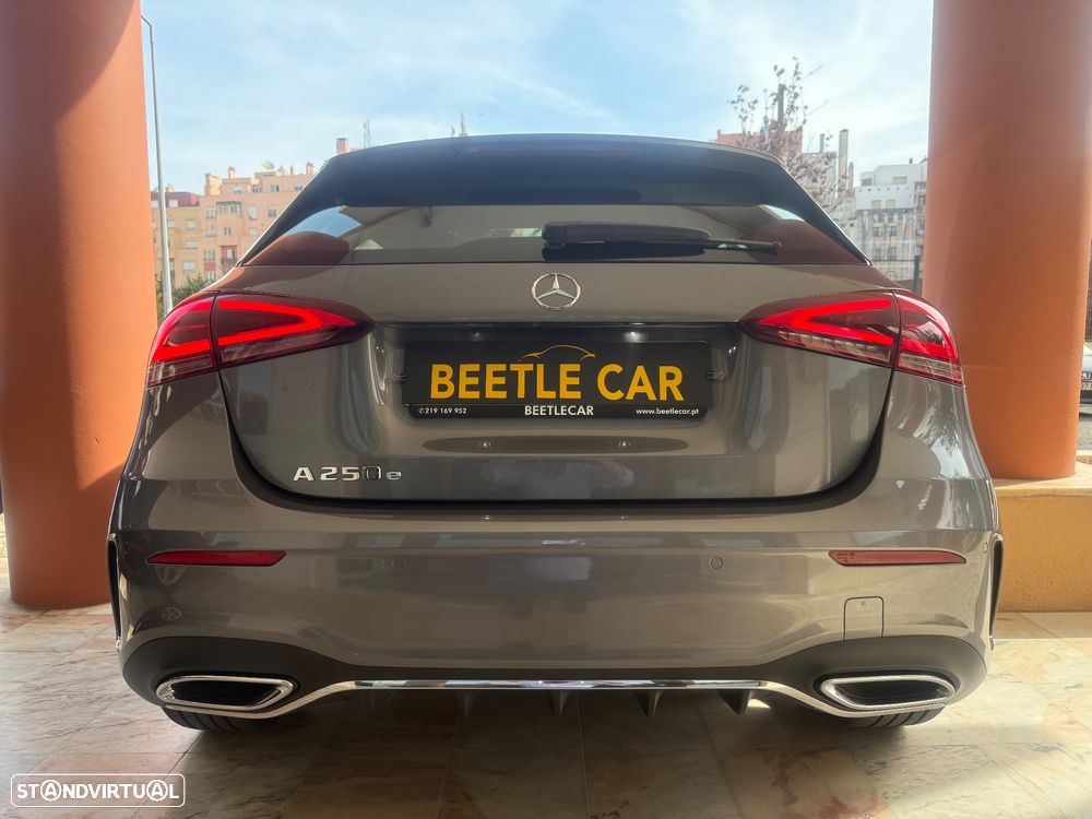 Mercedes-Benz A 250 e AMG Line - 13