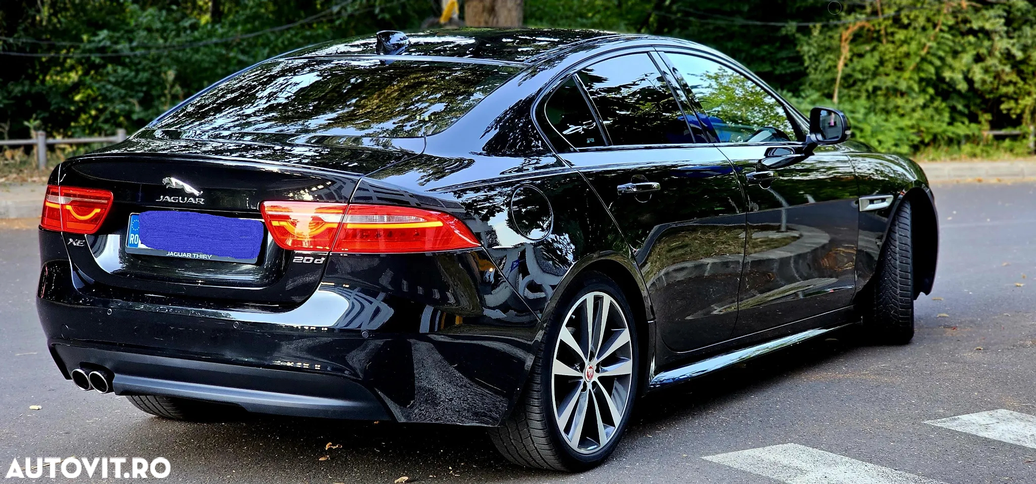 Jaguar XE 2.0 Portfolio - 3