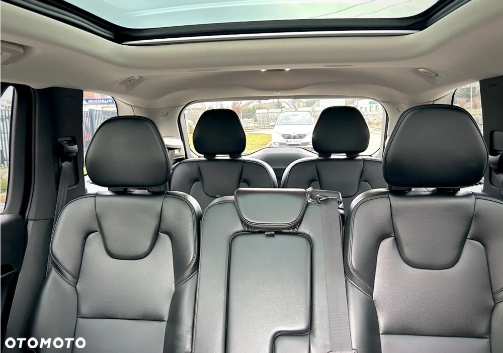Volvo XC 90 T5 AWD Geartronic Momentum - 4