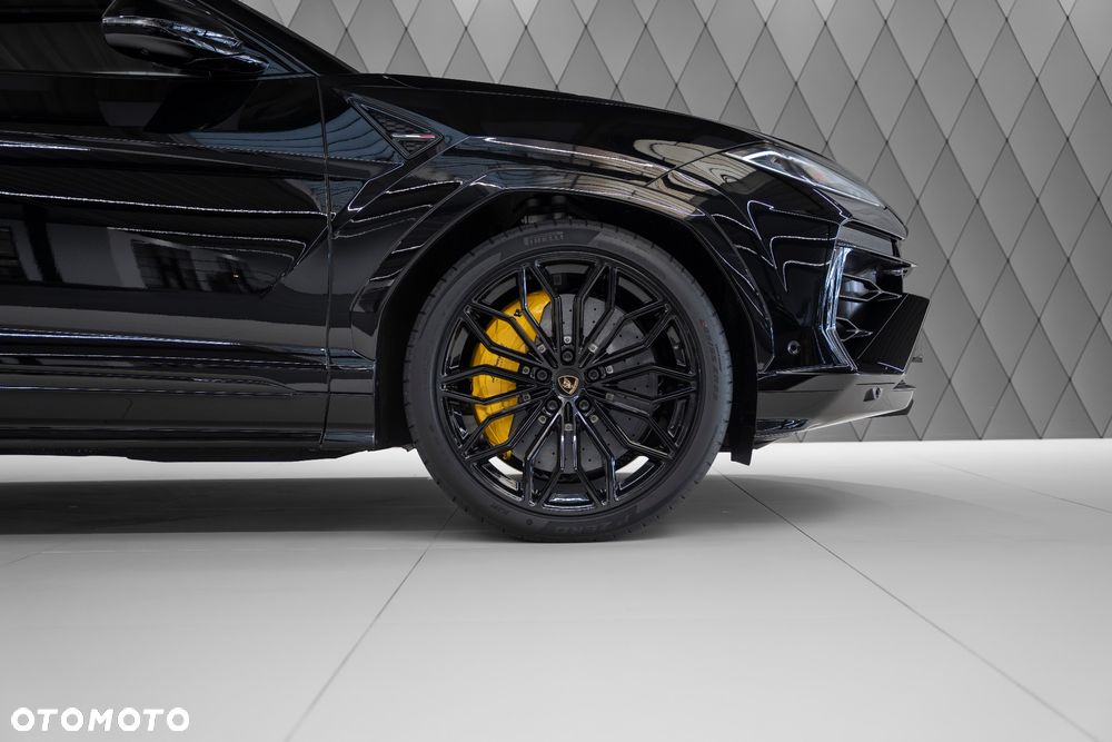 Lamborghini Urus - 4
