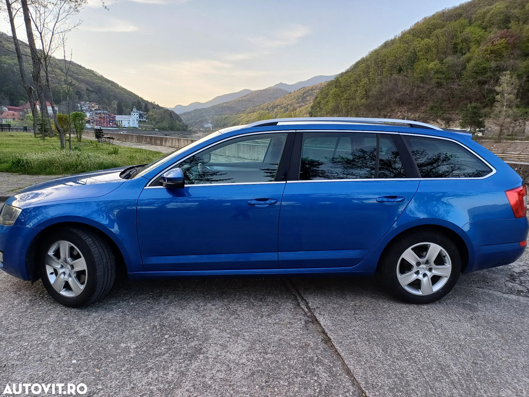 Skoda Octavia Combi Diesel 2.0 TDI Style - 9