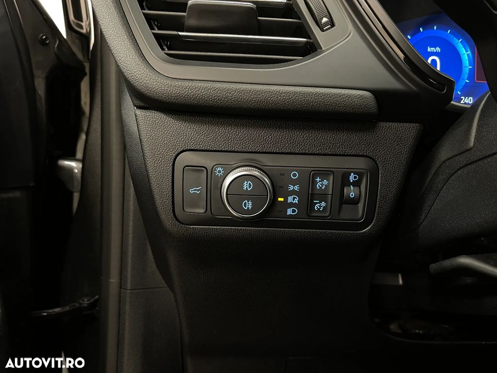 Ford Kuga 2.5 Duratec FHEV 4x4 ST-LINE X - 27