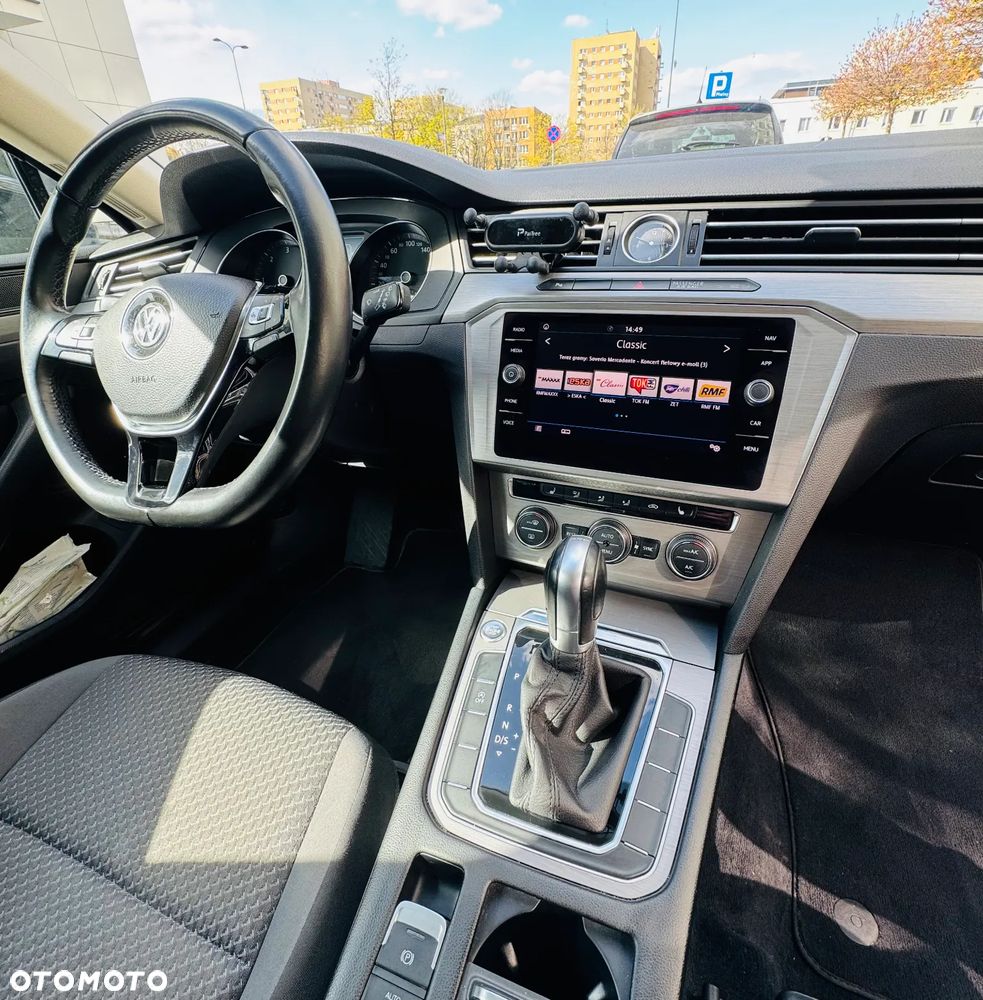 Volkswagen Passat 2.0 TDI SCR Trendline DSG - 9