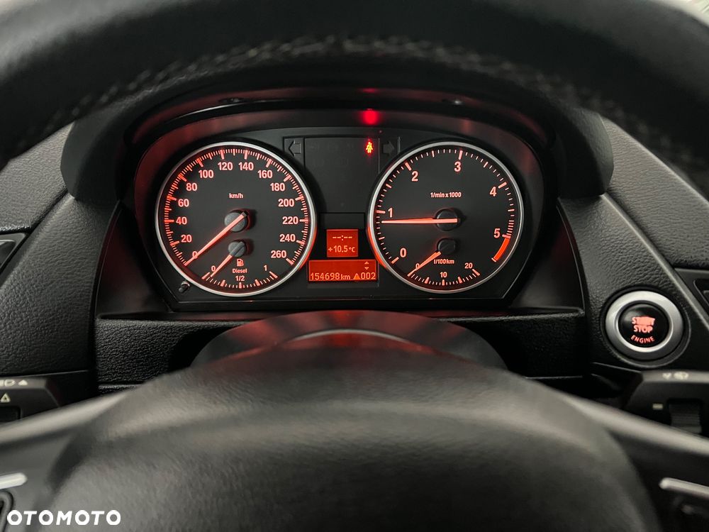 BMW X1 sDrive16d xLine - 33