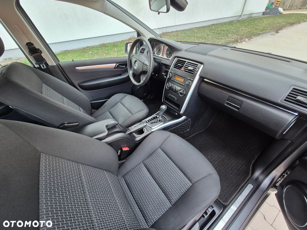 Mercedes-Benz Klasa B 180 CDI Autotronic Special Edition - 17