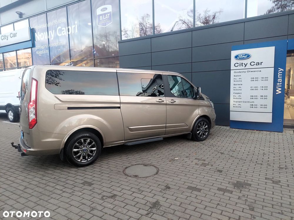 Ford Tourneo Custom - 27