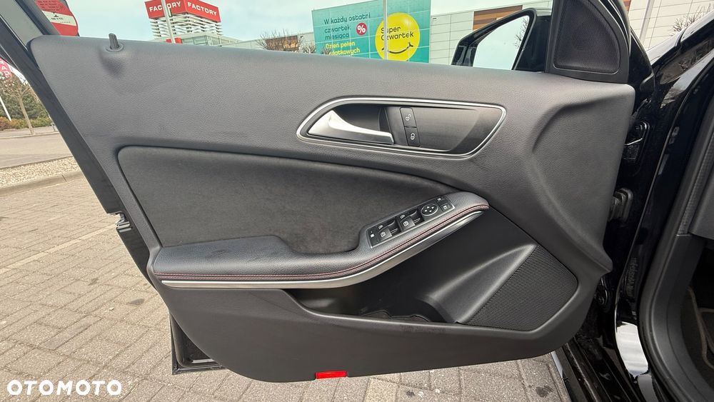 Mercedes-Benz Klasa A 220 4-Matic AMG Line - 9