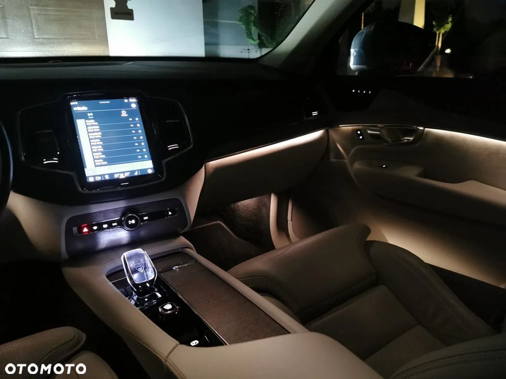 Volvo XC 90 - 35
