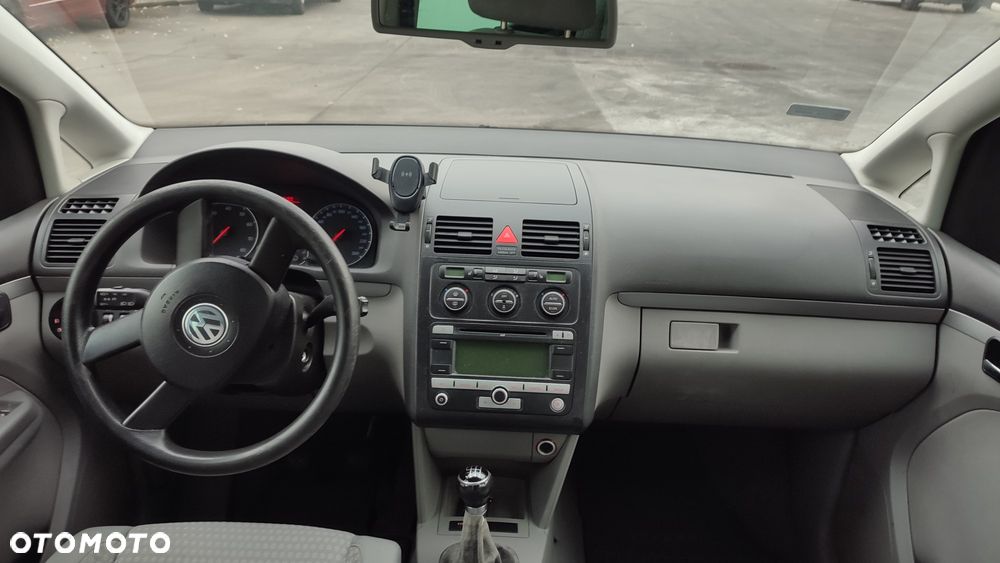 Volkswagen Touran - 3