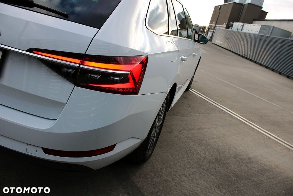 Skoda Superb 2.0 TDI SCR Style DSG - 25