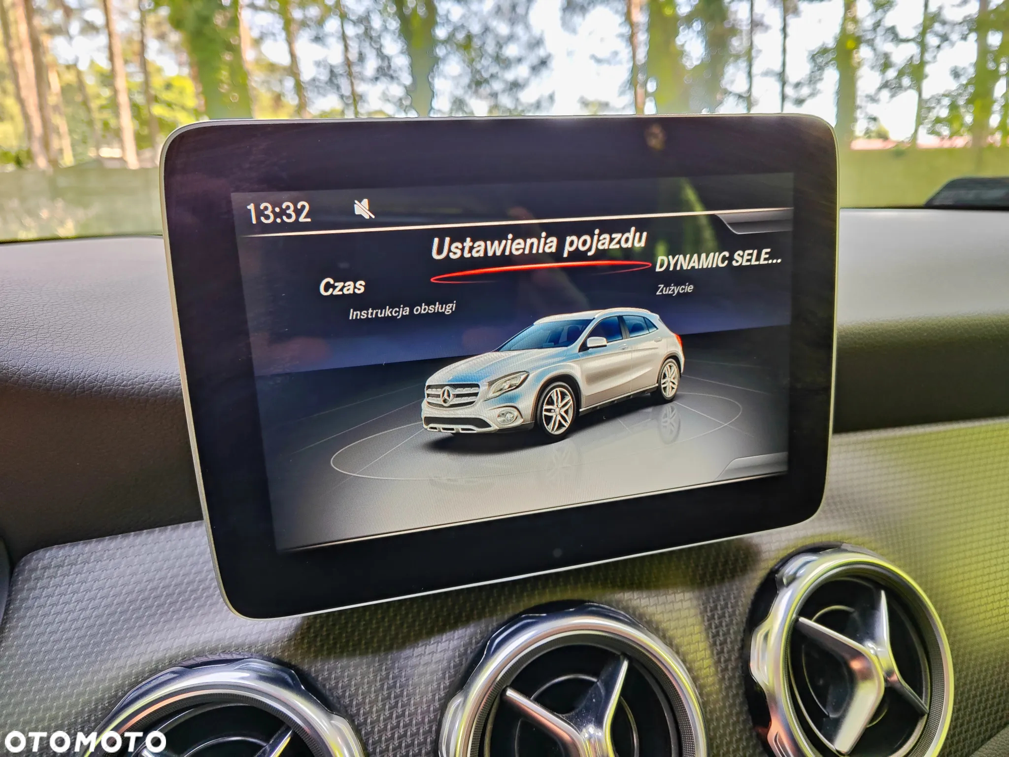 Mercedes-Benz GLA 200 7G-DCT Urban - 22