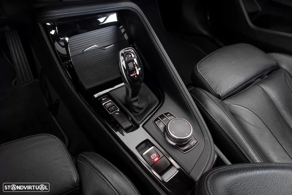 BMW X2 18 i sDrive Auto Pack M — fotografia 9