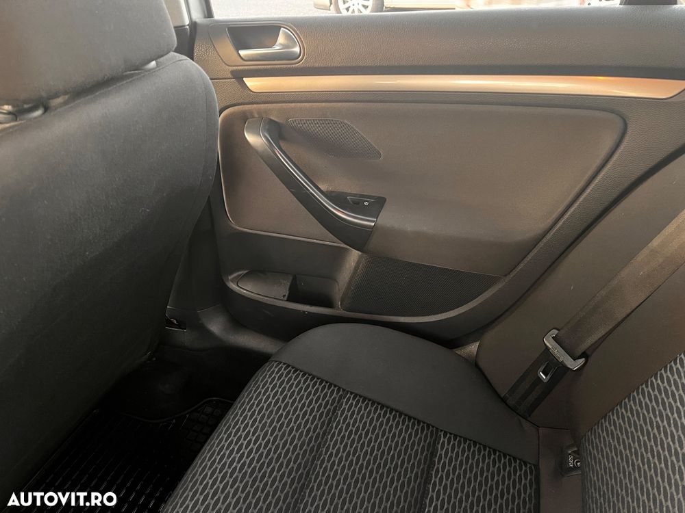 Volkswagen Jetta 1.6 TDI DPF Highline - 23