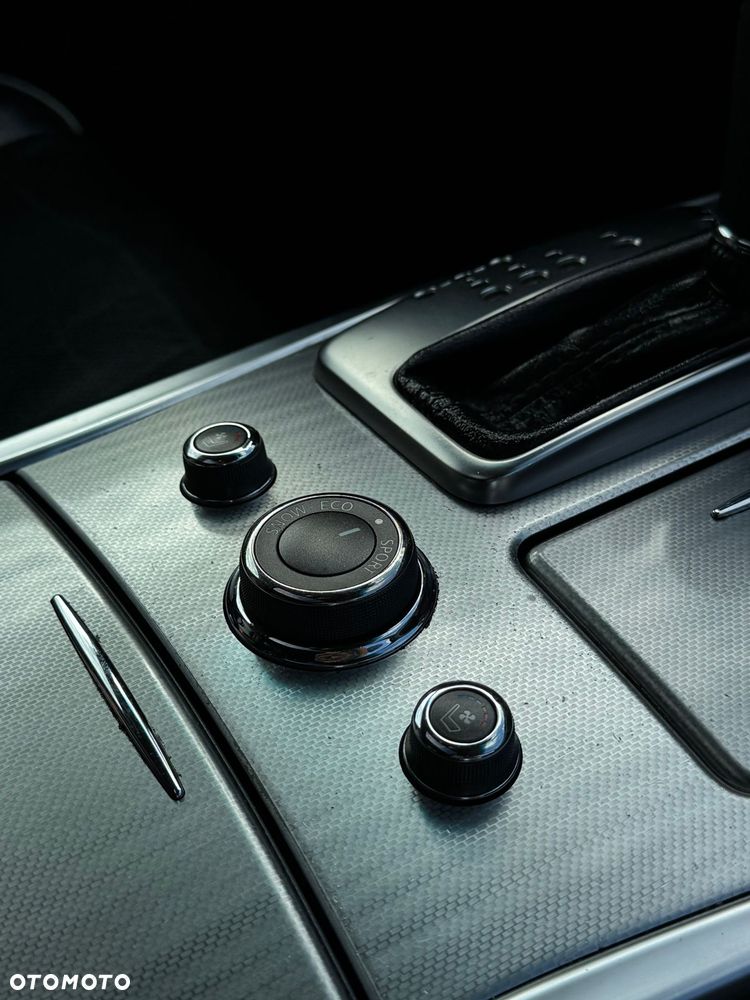Infiniti Q70 3.7 S Premium - 34